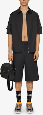 GIVENCHY SS23 Baju Hitam Oversized Berzip Lengan Pendek. BM60WS13YT-001 Lookbook GIVENCHY SS23 Baju Hitam Oversized Berzip Lengan Pendek. BM60WS13YT-001