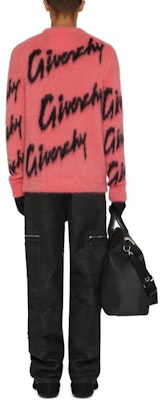GIVENCHY SS23 Pink Alphabet Print Crewneck Long Sleeve Sweater. BM90M24YDH-692 Shop GIVENCHY SS23 Pink Alphabet Print Crewneck Long Sleeve Sweater. BM90M24YDH-692