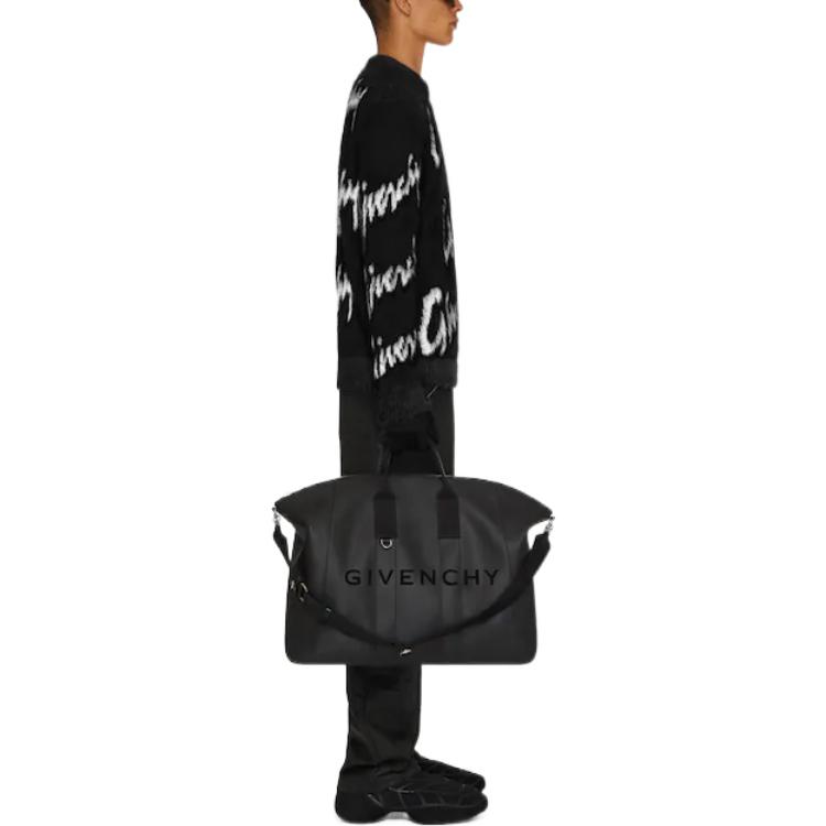 Purchase GIVENCHY SS23 Sweater Hitam Mohair Crewneck dengan Print Huruf. BM90M24YDH-004