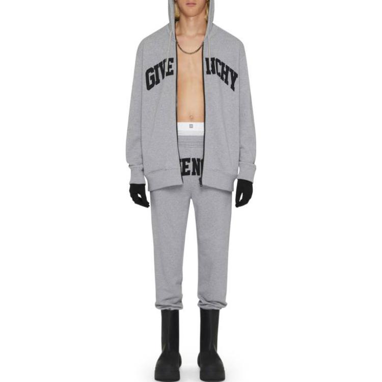 Lookbook Givenchy SS23 Celana Jogger Pria Light Grey dengan Print Huruf dan Pinggang Elastis. BM519B3YAA055