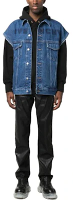 Givenchy SS23 Logo Huruf Pada Denim Vest Biru Unisex. BM01295Y4V-415 Lookbook Givenchy SS23 Logo Huruf Pada Denim Vest Biru Unisex. BM01295Y4V-415