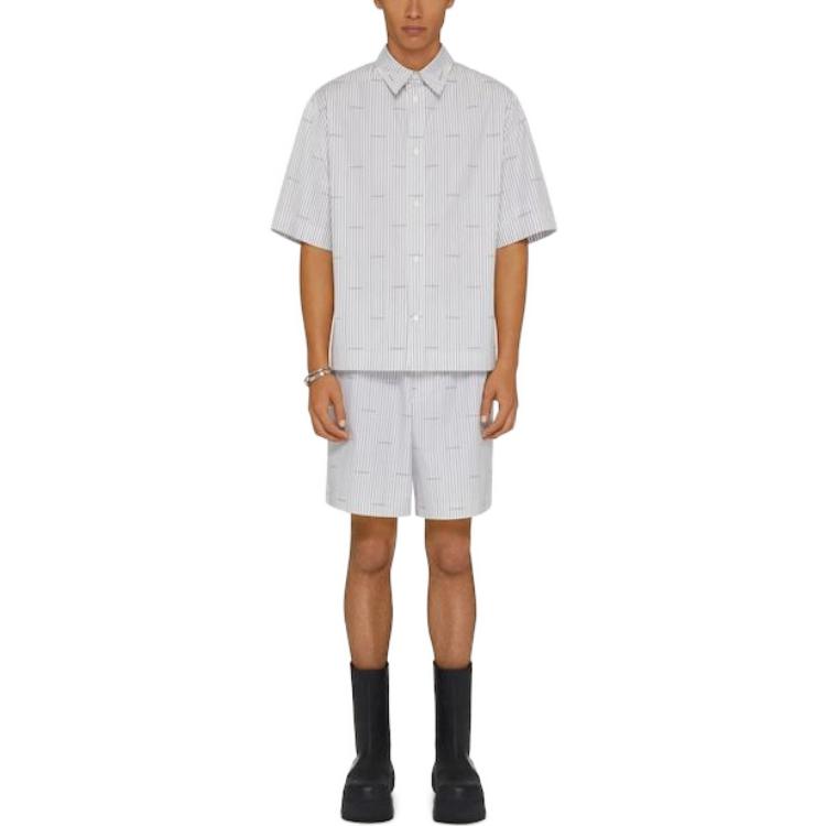 Lookbook Givenchy SS23 Kemeja Pria Lengan Pendek Single-Breasted Abu-Abu Muda. BM60WB14P5-020