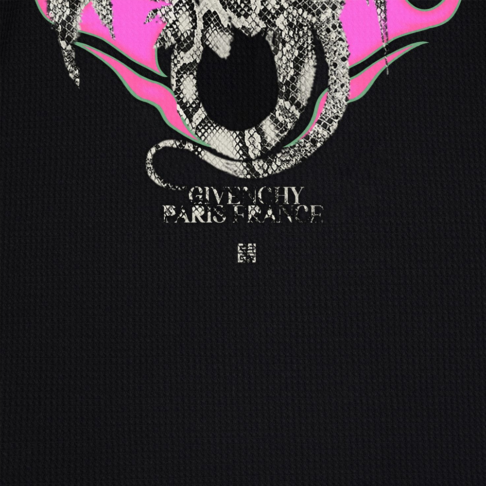 Shop GIVENCHY SS24 Kaos Lengan Panjang Logo Cetak Naga Hitam Api. BM71KP3YJY-001