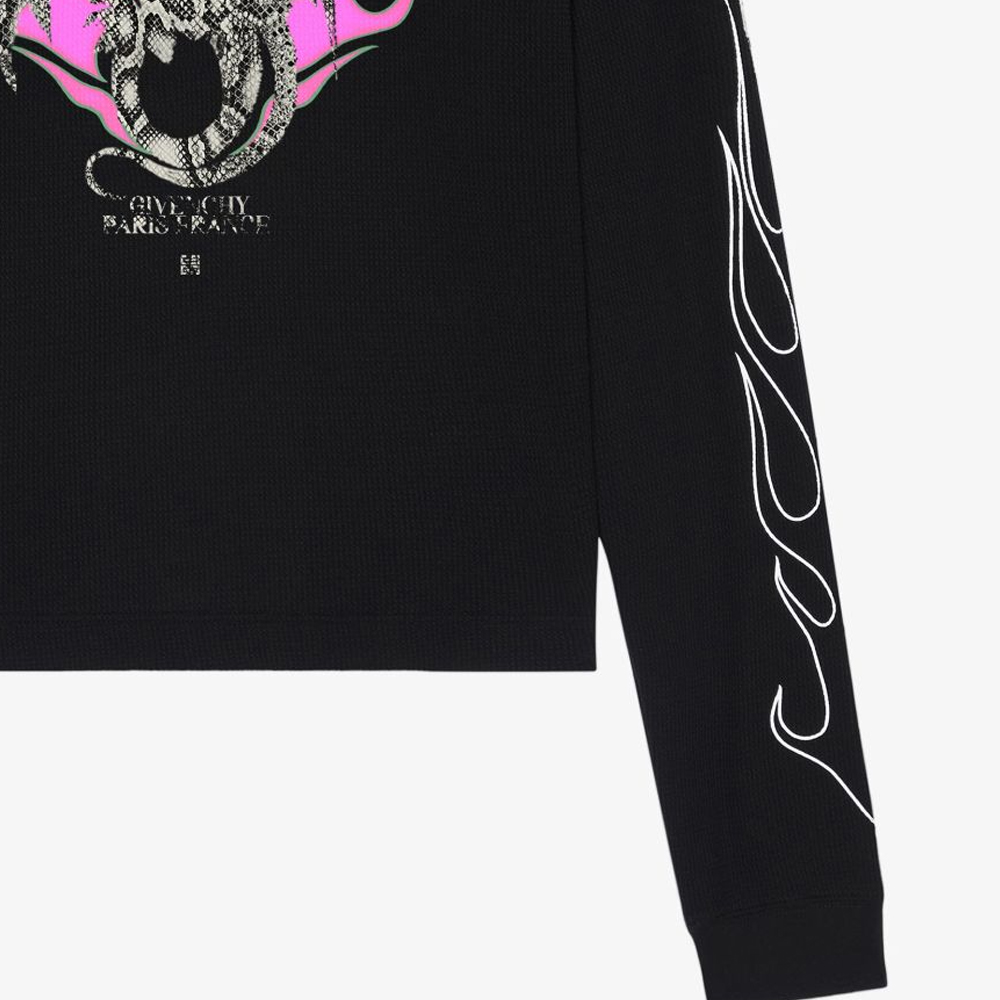 Sizing GIVENCHY SS24 Kaos Lengan Panjang Logo Cetak Naga Hitam Api. BM71KP3YJY-001