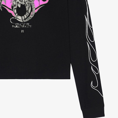 GIVENCHY SS24 Kaos Lengan Panjang Logo Cetak Naga Hitam Api. BM71KP3YJY-001 Sizing GIVENCHY SS24 Kaos Lengan Panjang Logo Cetak Naga Hitam Api. BM71KP3YJY-001