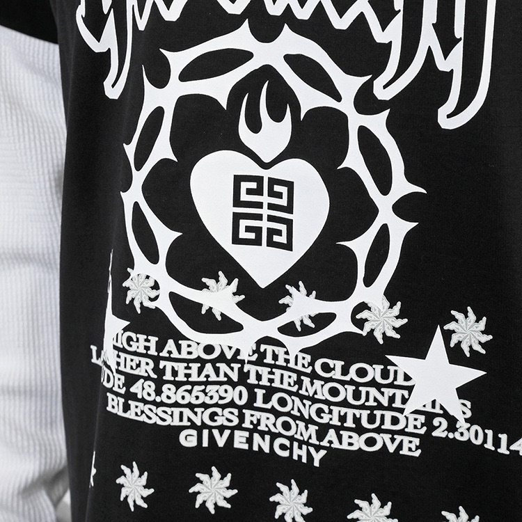 Shop GIVENCHY SS24 黑色標誌印花層次長袖T恤。 BM71G53YHU-001
