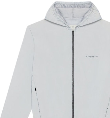 ジバンシィ SS24 ライトブルー リフレクティブ スリムフィット ジップフーディージャケット BM016R15D8-452 Sizing ジバンシィ SS24 ライトブルー リフレクティブ スリムフィット ジップフーディージャケット BM016R15D8-452