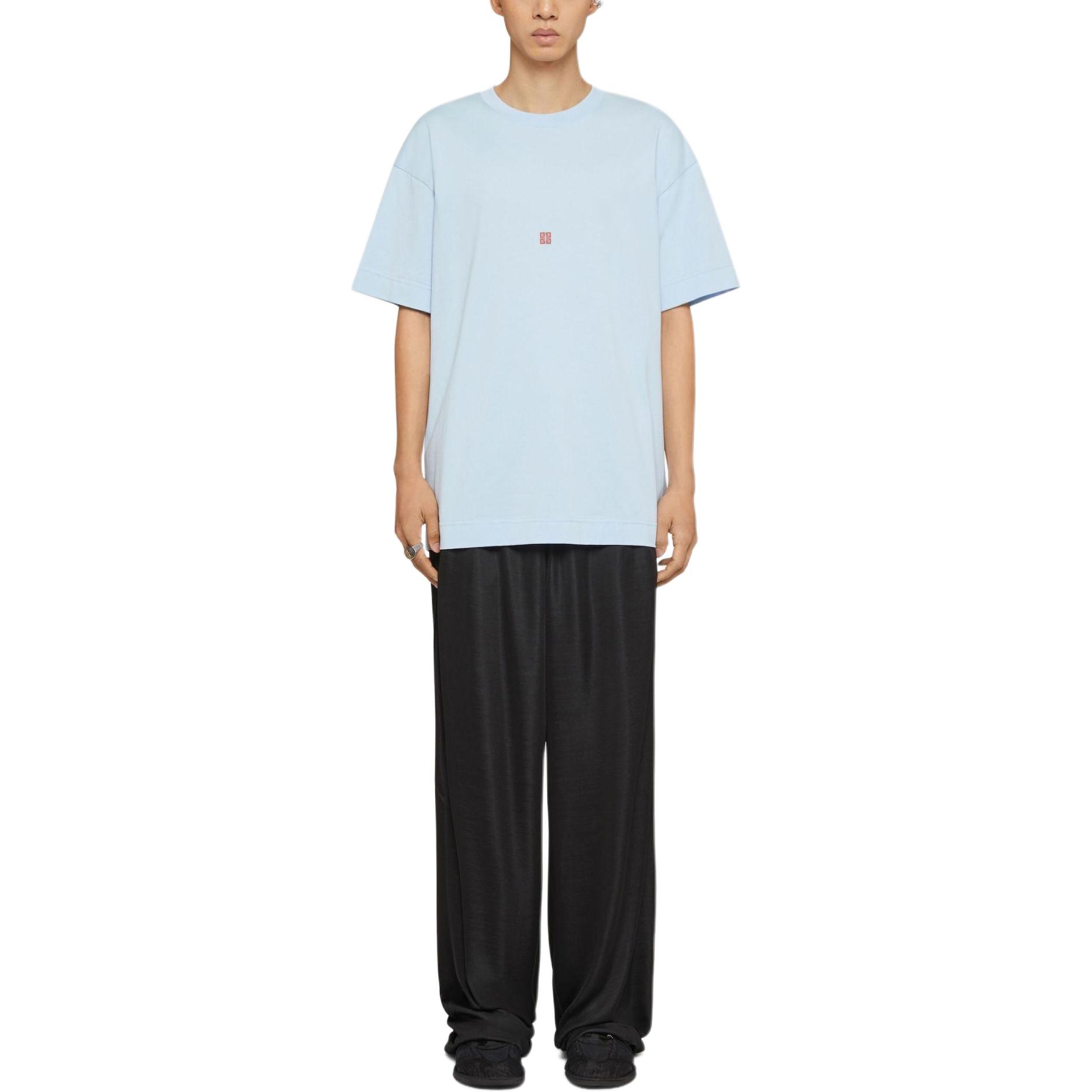 Lookbook GIVENCHY SS24 Flamingo Logo Print  Light Blue Crewneck T-Shirt. BM71JA3YM2-450