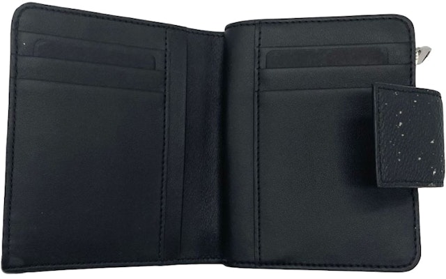 지방시 스타 패턴 블랙 지갑 Lookbook 지방시 스타 패턴 블랙 지갑