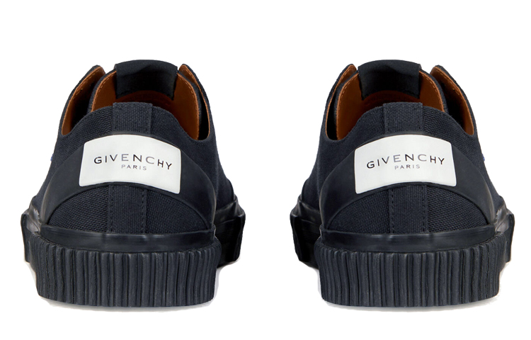 Shop Givenchy Tennis 'Hitam' BH001TH0GB-960