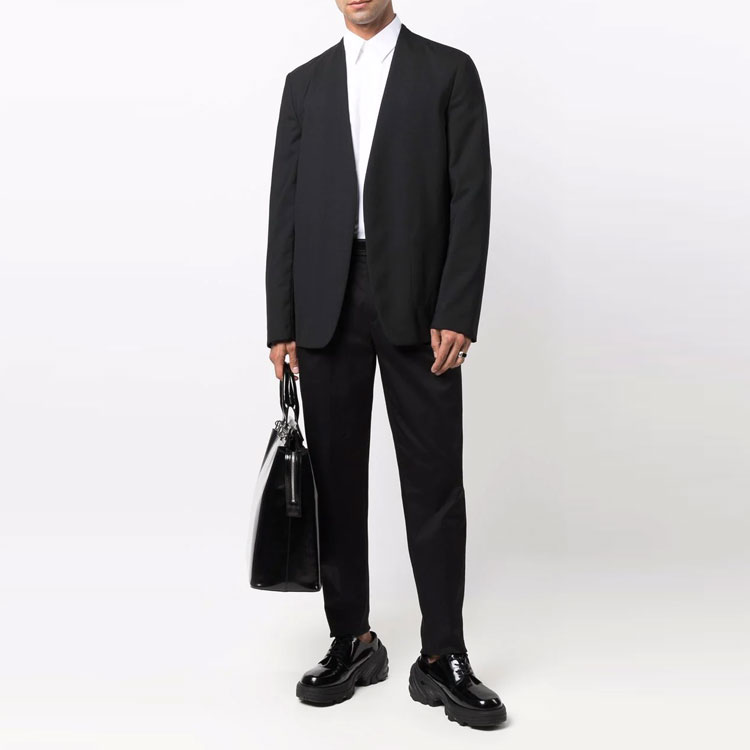 Purchase GIVENCHY Kemeja Putih dengan Kerah Lancip dan Lengan Panjang. BM60PQ109F-100