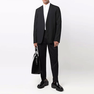 GIVENCHY Kemeja Putih dengan Kerah Lancip dan Lengan Panjang. BM60PQ109F-100 Purchase GIVENCHY Kemeja Putih dengan Kerah Lancip dan Lengan Panjang. BM60PQ109F-100