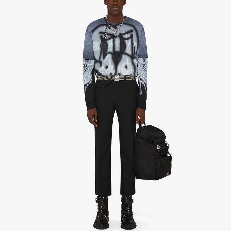 Lookbook 지방시 x 치토 미드나잇 블루 남성용 강아지 프린트 루즈핏 티셔츠. BM71853Y6B-403