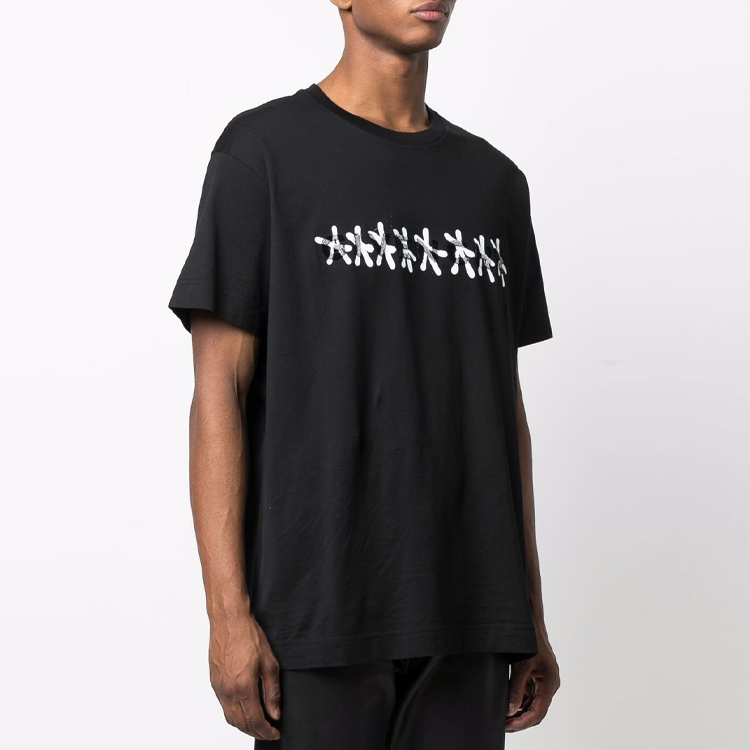Givenchy Chito SS22 Graphic Print Black Crewneck T-Shirt for Men. BM718P3Y6B-001 圖 4