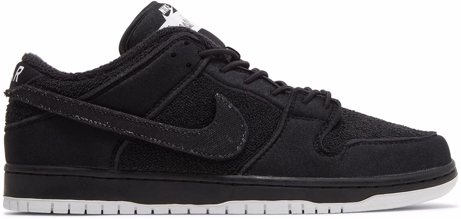 gnarhunters-x-nike-sb-dunk-low