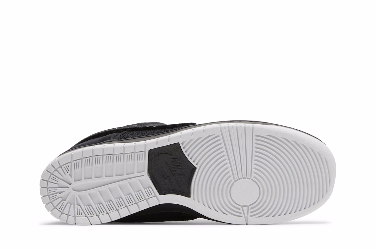 Gnarhunters x Nike SB Dunk Low