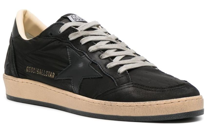 Order Golden Goose Ball Star ''Schwarz Abgenutzt mit Sternen-Patch'' GMF00117.F004760.90100