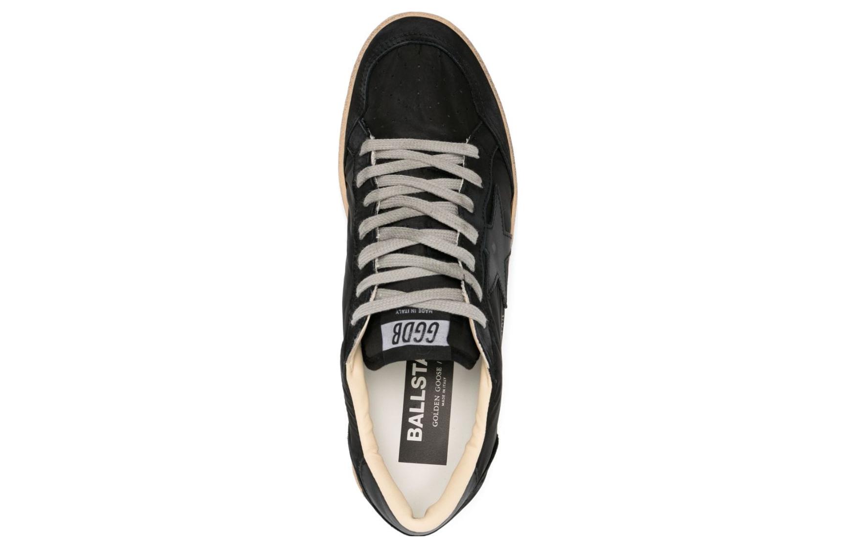 Lookbook Golden Goose Ball Star ''Schwarz Abgenutzt mit Sternen-Patch'' GMF00117.F004760.90100