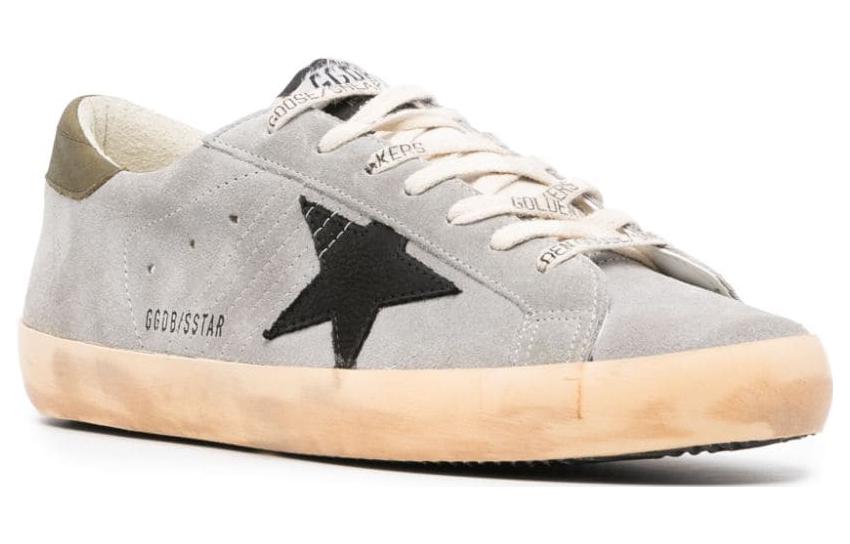 Order ゴールデングース グレー ローカットスニーカー
```
Golden Goose Grey Low-cut Sneakers
``` GMF00101.F004798.82392