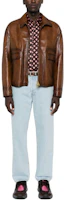 Lookbook Golden Goose SS24 棕色皮革夾克配拉鍊口袋與翻領. GMP01886P00167255612
