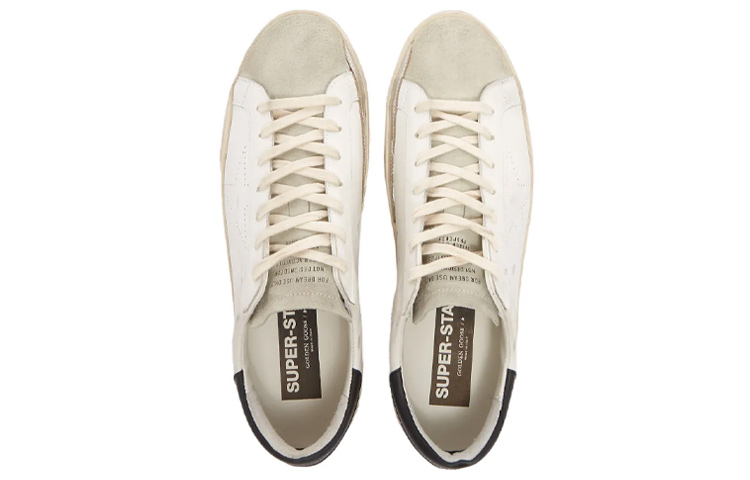 Shop Golden Goose Super-Star 'Negro Blanco Desgastado' GMF00105.F003347.10220