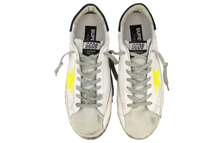 Shop Golden Goose Superstar "享受金色日子"系列 G36MS590-T75