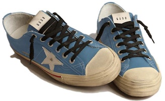 金鵝 V-Star 皮革 舒適休閒 低筒 板鞋 男款 藍色 做舊版 Lookbook 金鵝 V-Star 皮革 舒適休閒 低筒 板鞋 男款 藍色 做舊版