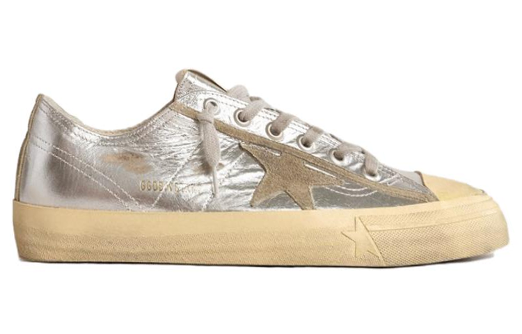 Order Golden Goose V-Star 'Bertumit Rendah Kulit Perak' GMF00129.F003091.70136