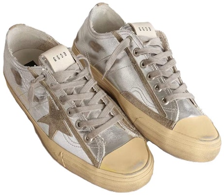 골든구스 V-스타 실버 로우탑 (Golden Goose V-Star Silver Low-Top) GMF00129.F003091.70136 Lookbook 골든구스 V-스타 실버 로우탑 (Golden Goose V-Star Silver Low-Top) GMF00129.F003091.70136
