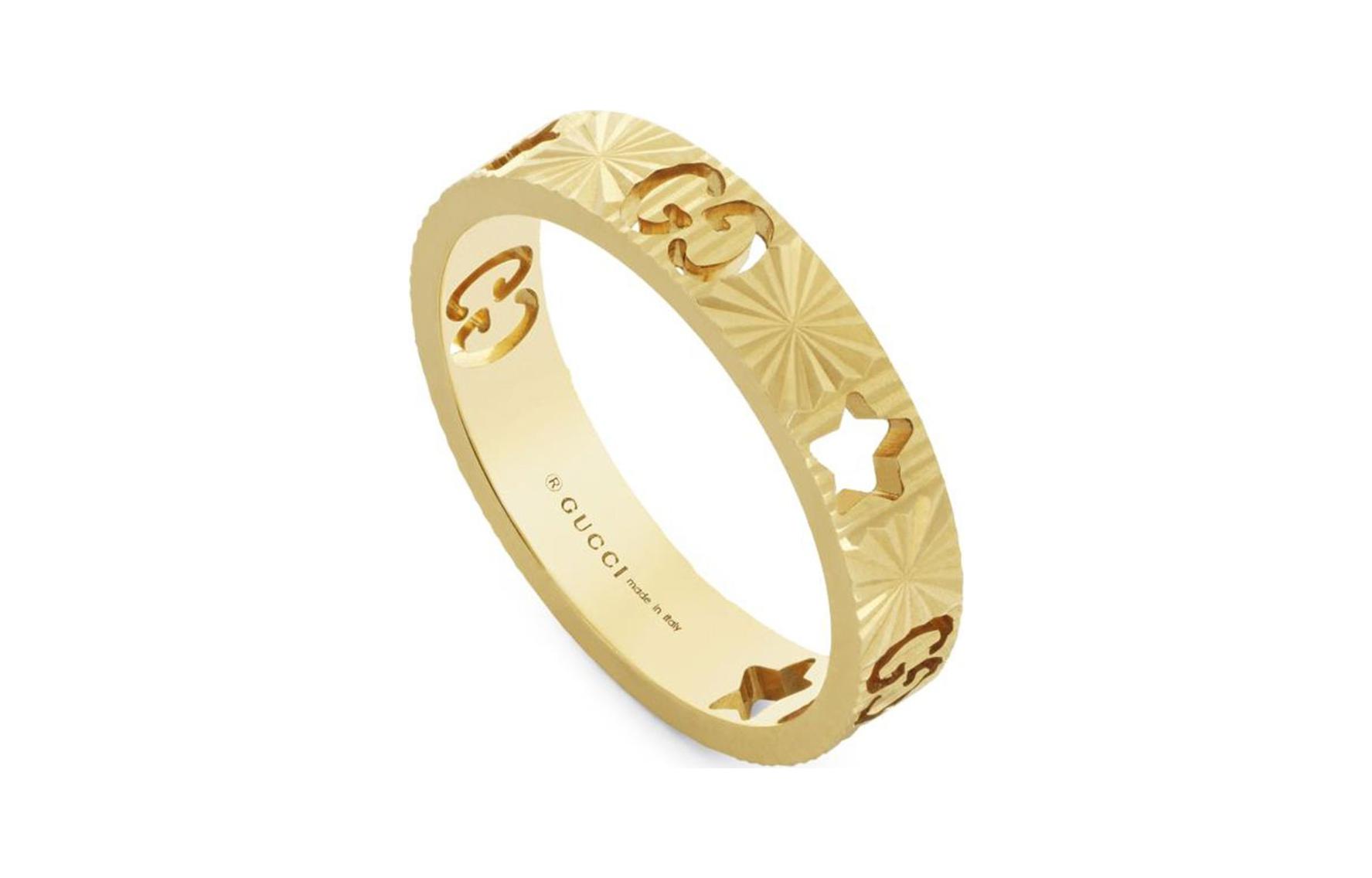 GUCCI 18K Gold Letter Cutout Ring Unisex Couple Design - Gold. YBC727729001