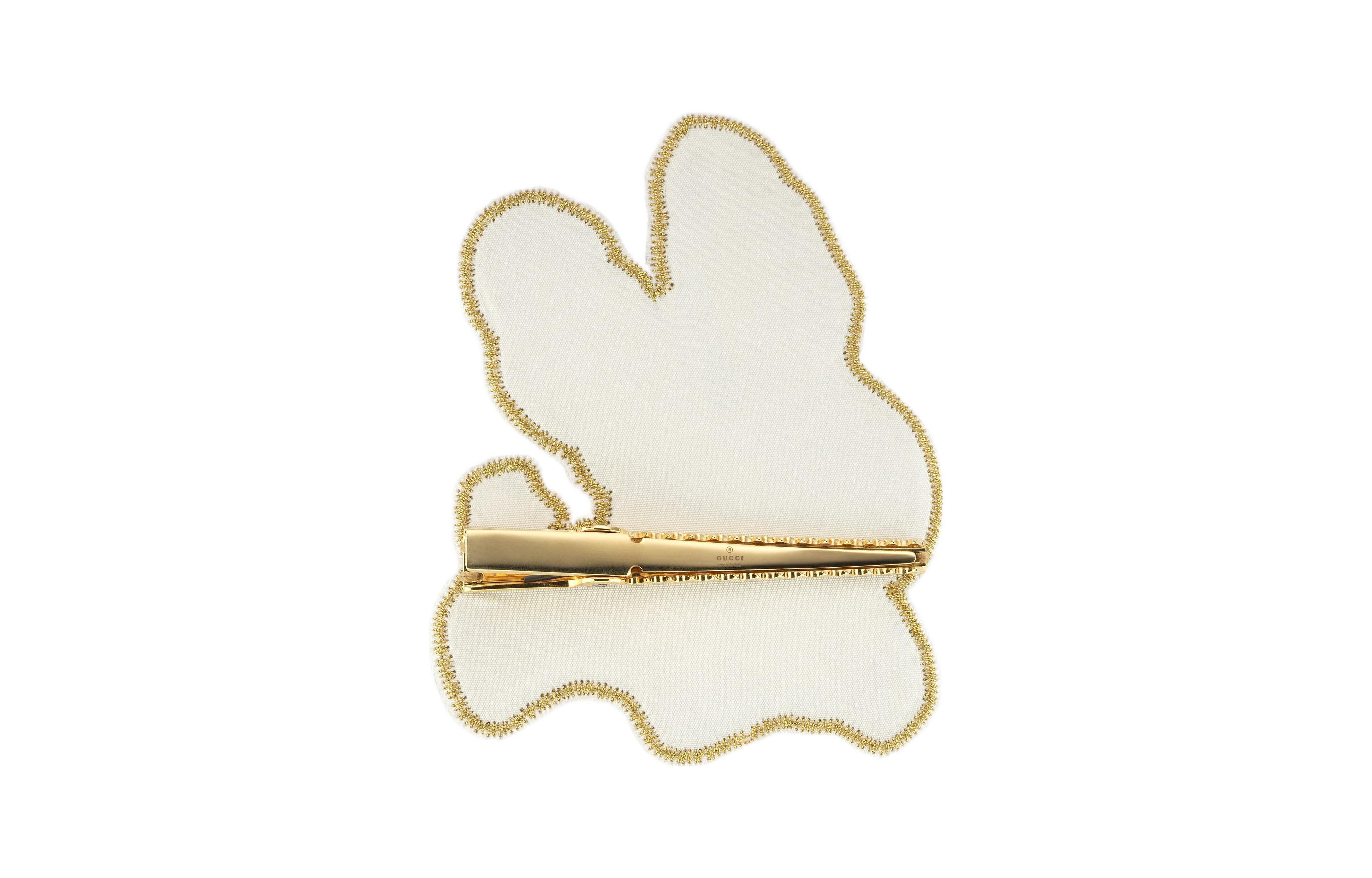 Lookbook GUCCI 2023 Imlek Jepit Rambut Kapas Kelinci Putih Double G Unisex. 729654-J3659-8498