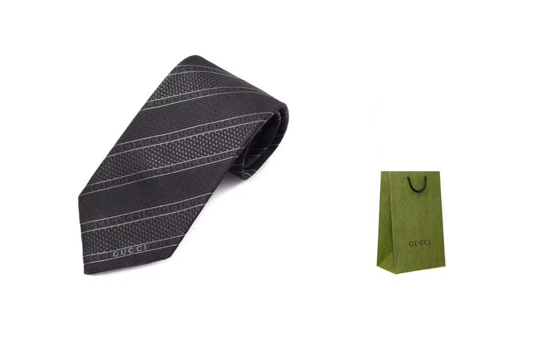 Shop 구찌 블랙 실크 타이 그레이-블랙 스트라이프 - 우아한 비즈니스 스타일 499694-4B002-1000