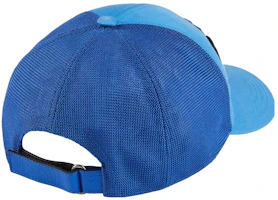 Shop GORRA AZUL CASUAL GUCCI CON PARCHE DE LOGO LETRA. 701324-4HAOY-4969