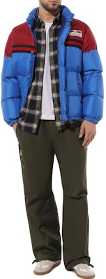 GUCCI 藍色拼接徽標印花長袖羽絨外套. 673150-Z8AQ0-4415 Lookbook GUCCI 藍色拼接徽標印花長袖羽絨外套. 673150-Z8AQ0-4415