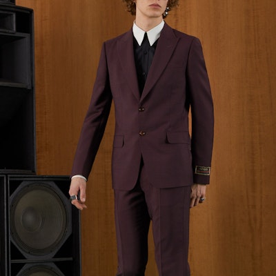 GUCCI Brown Love Parade Single-Breasted Suit with Logo Tag. 694603-Z592B-5634 Sizing GUCCI Brown Love Parade Single-Breasted Suit with Logo Tag. 694603-Z592B-5634