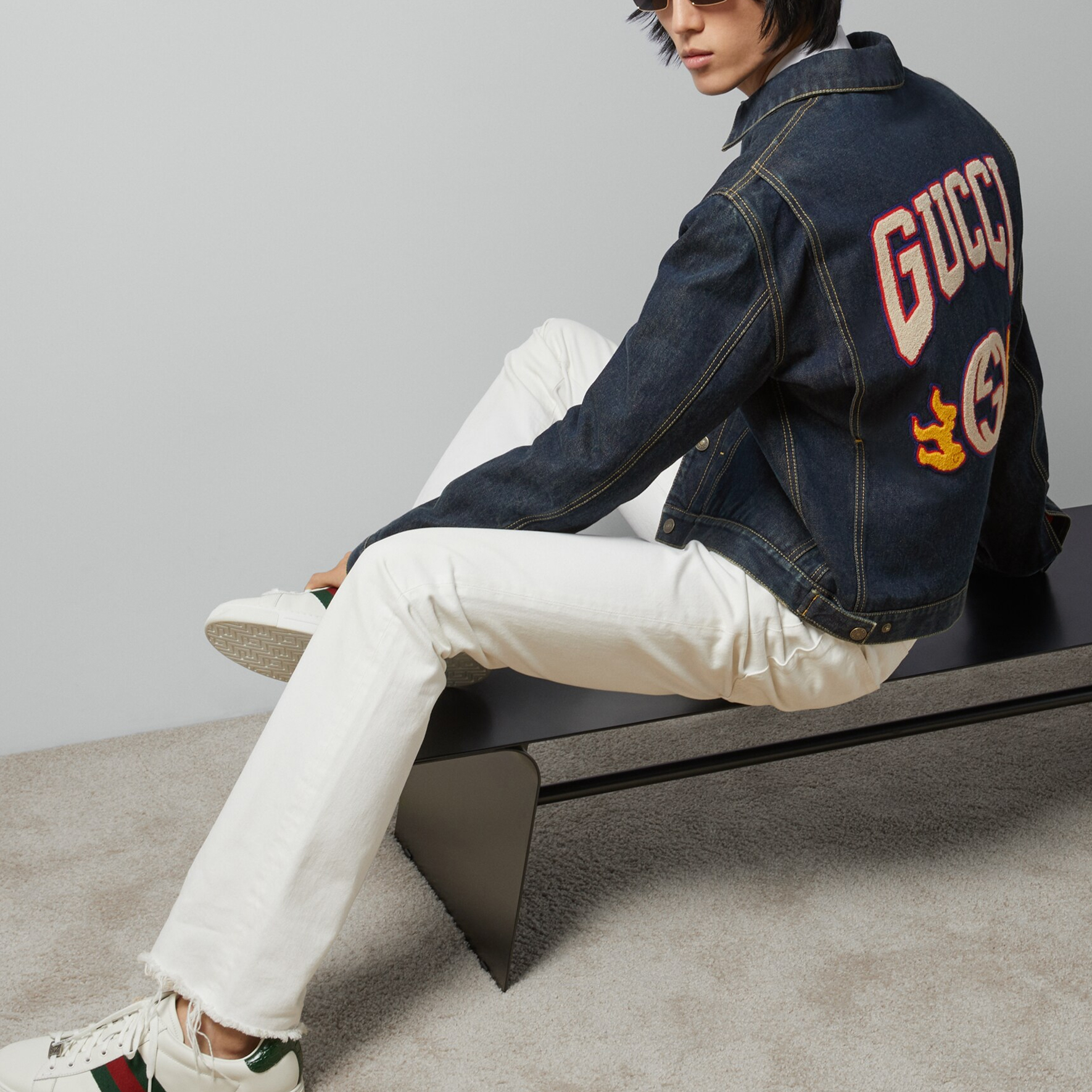 GUCCI  Chinese New Year SS24 Dark Blue Denim Jacket with Logo Patch. 766038-XDCQ8-4759 圖 5