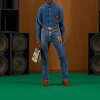 Lookbook GUCCI FW22 刺繡草莓丹寧長袖襯衫 藍色 655703-XDB2R-4447