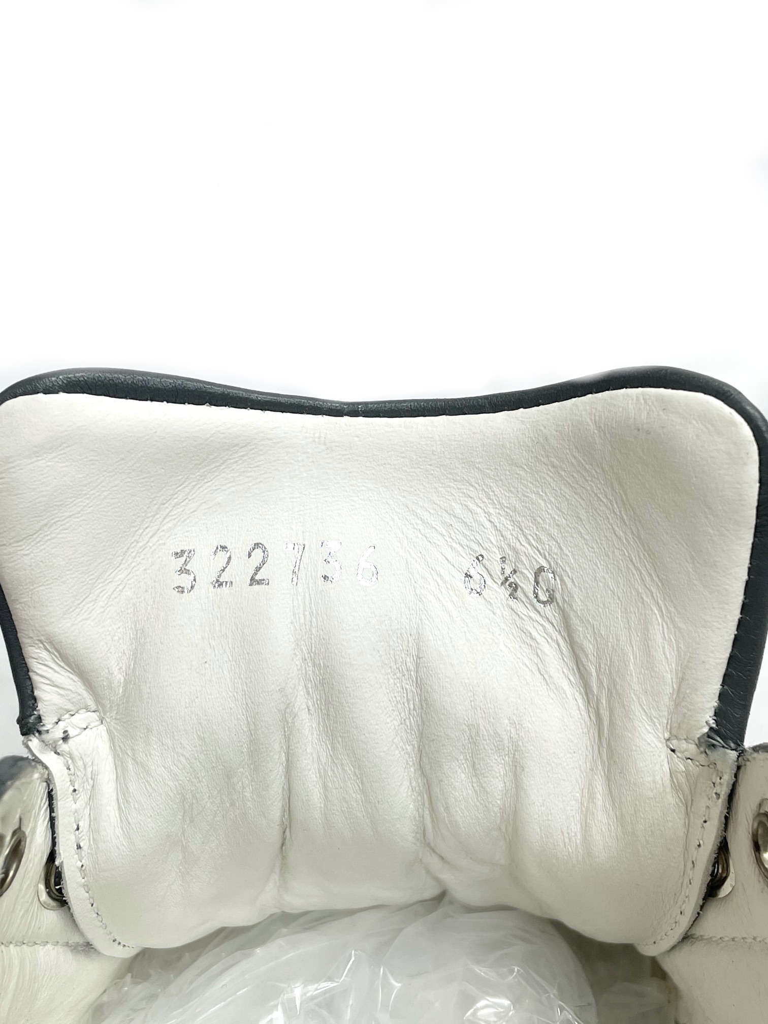 Gucci 'Grey Studded Sneaker' 圖 2