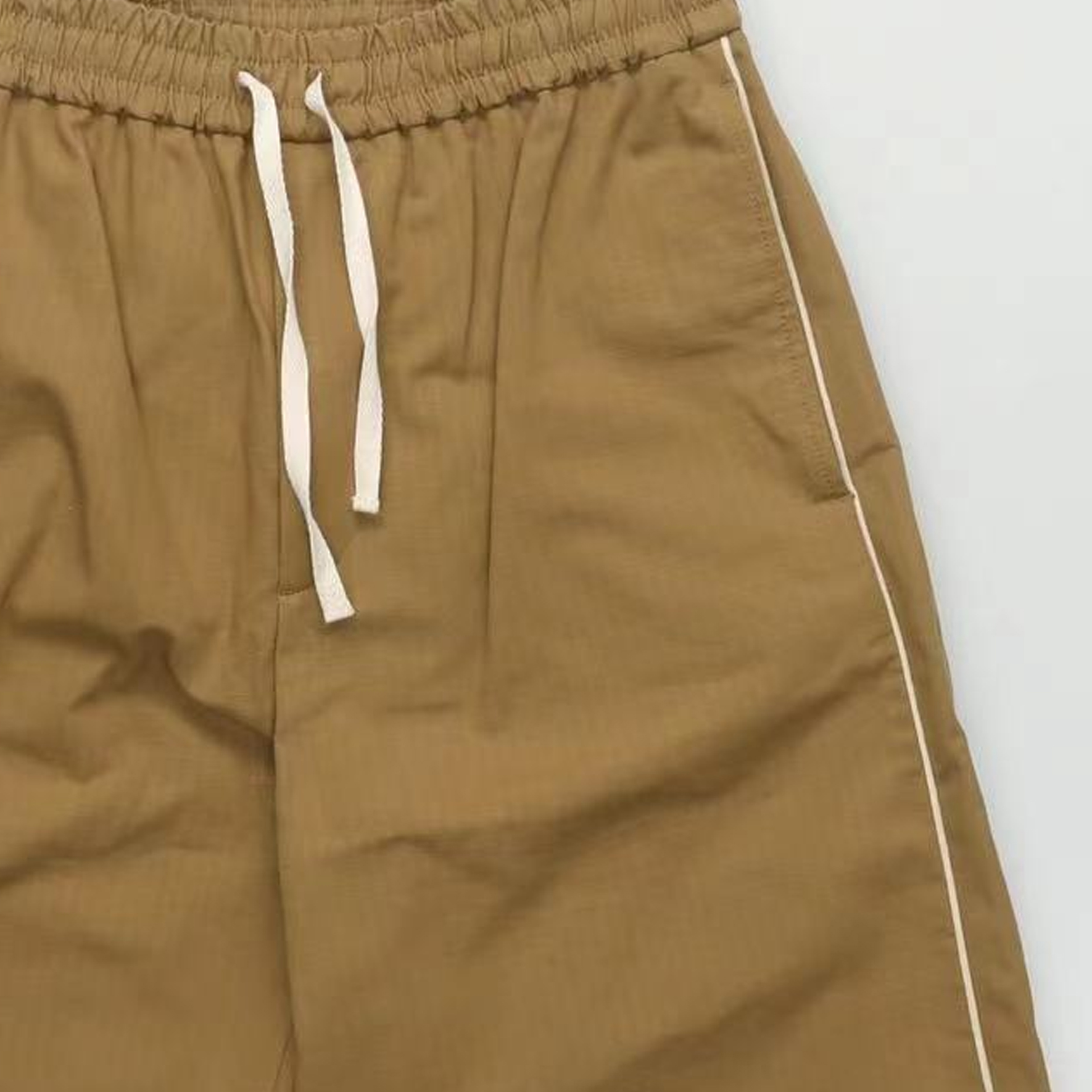 GUCCI  Mid-Rise Brown Straight-Leg Shorts with Side Stripes. 630204-ZAEP7-2109 圖 5