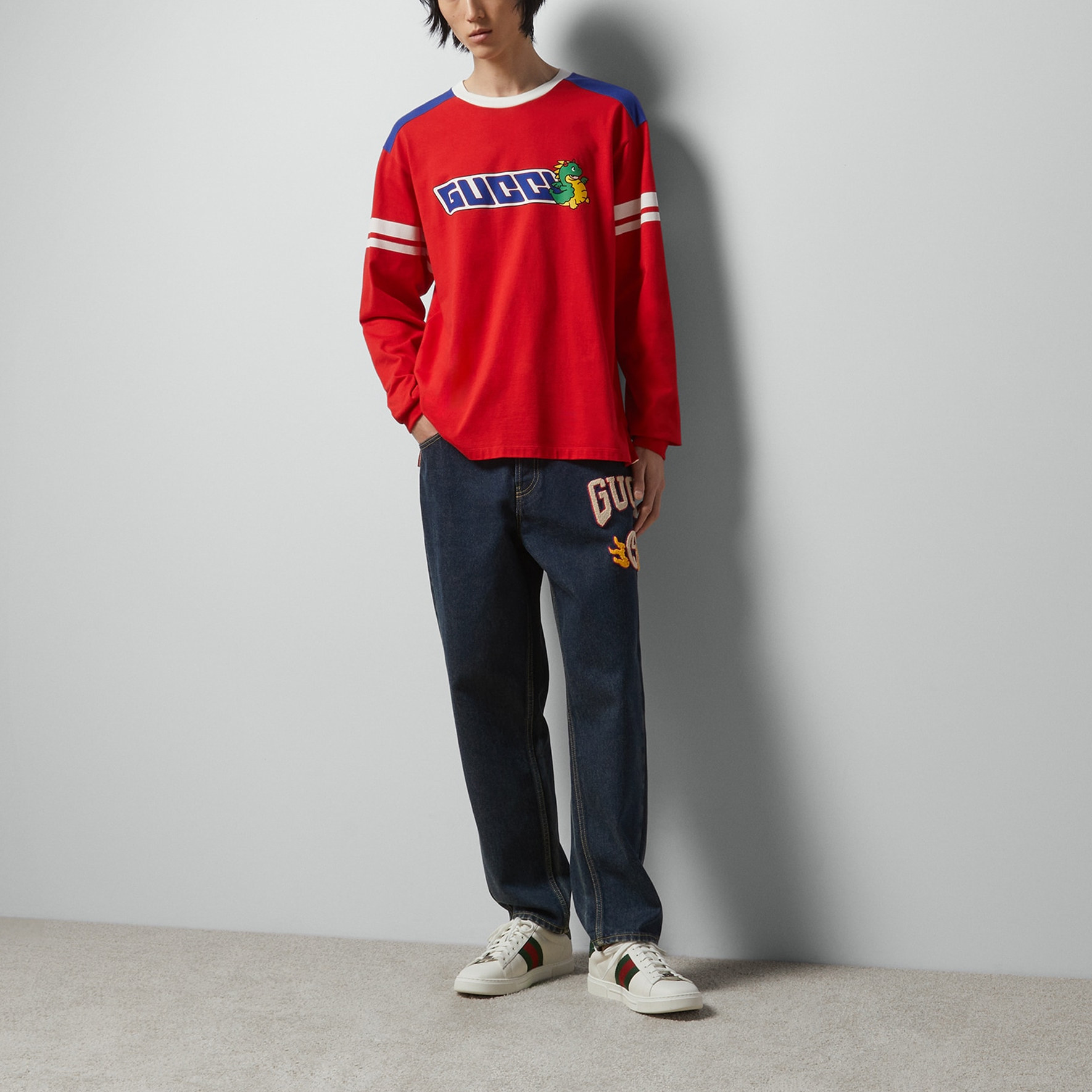 Lookbook GUCCI Baju Sweatshirt Jalur Cetakan Naga Merah SS24 Tahun Baru Cina. 770917-XJGCI-6229