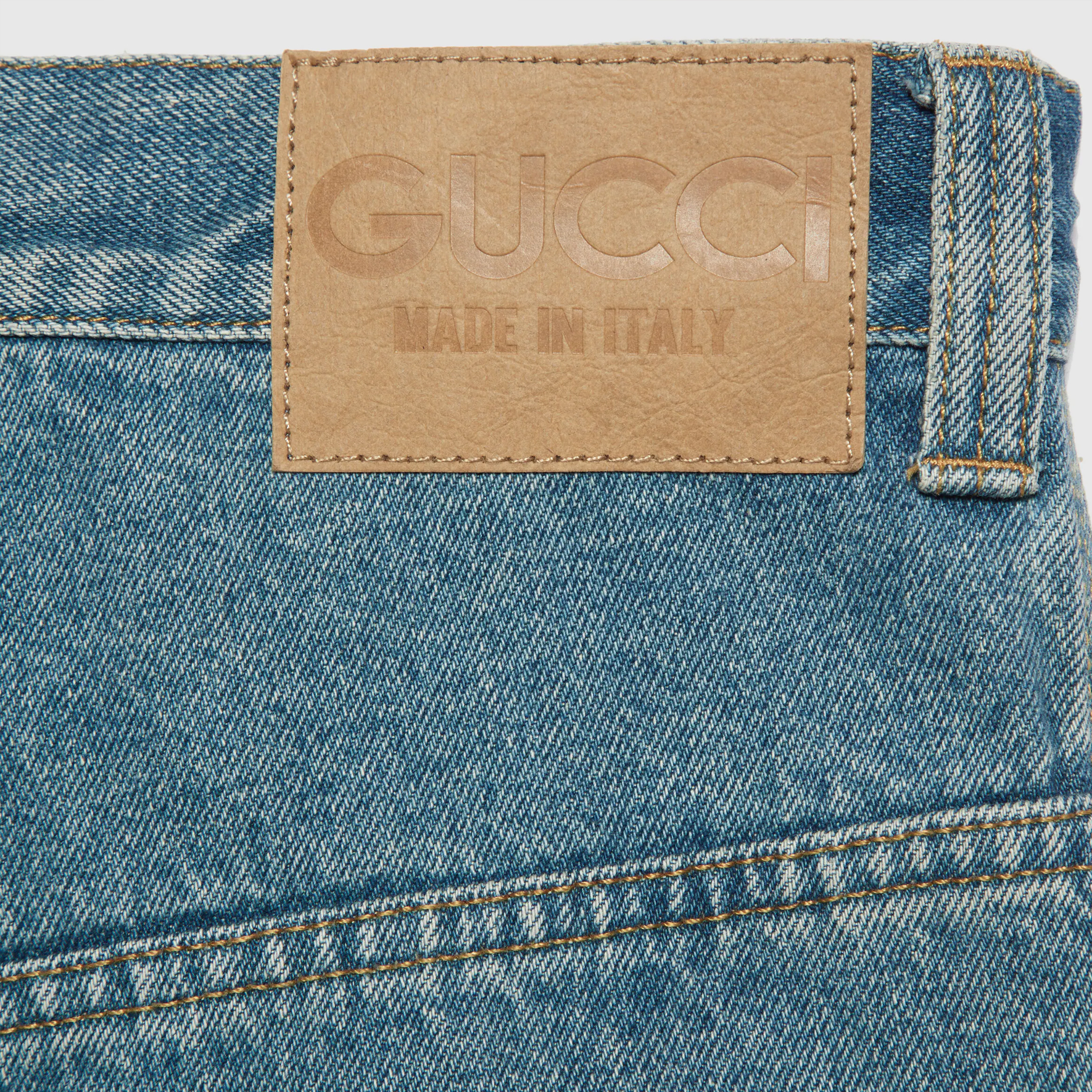 Sizing 구찌 SS24 워시드 스트레이트 레그 버튼 플라이 진 블루 758153-XDCU0-4011