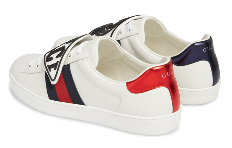 Lookbook Gucci Ace Sneaker 'Shark dengan Patch Tanggal' 527788-0FI10-9060