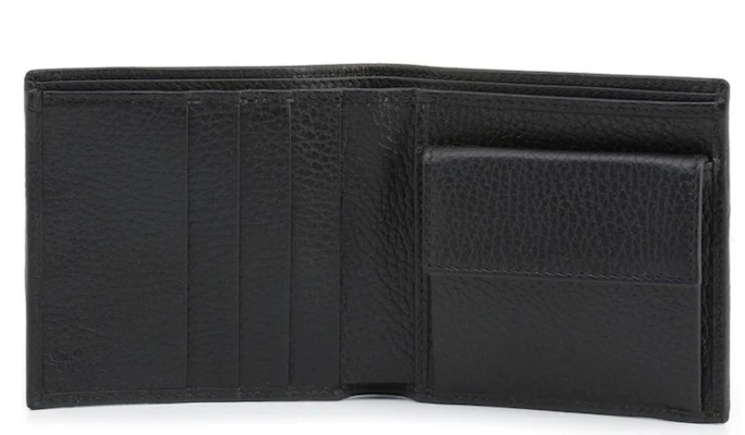 Dompet Gucci Lipat GG Nylon dengan Kantong Koin Hitam Lookbook Dompet Gucci Lipat GG Nylon dengan Kantong Koin Hitam