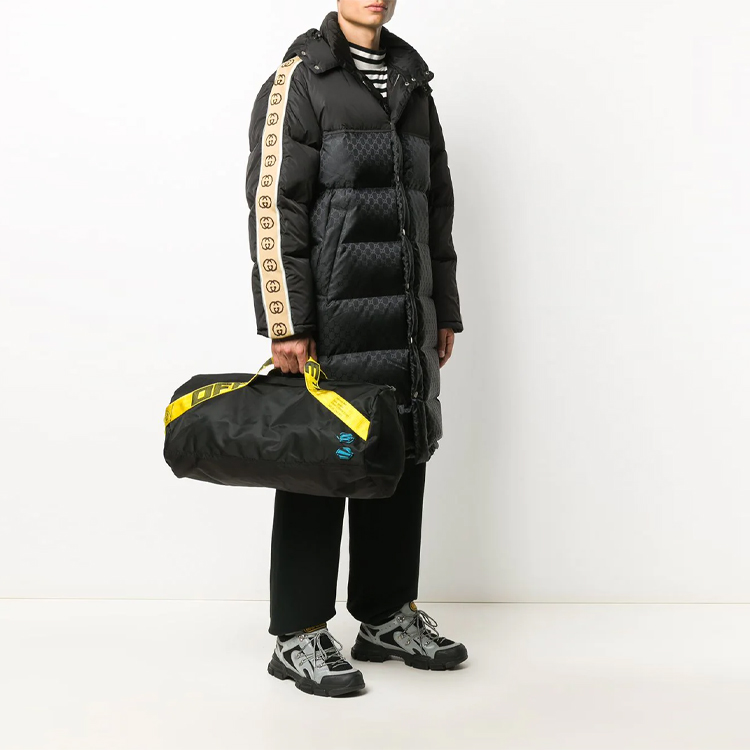 Lookbook GUCCI 黑色中長款連帽羽絨外套 603569-Z8AFZ-1043