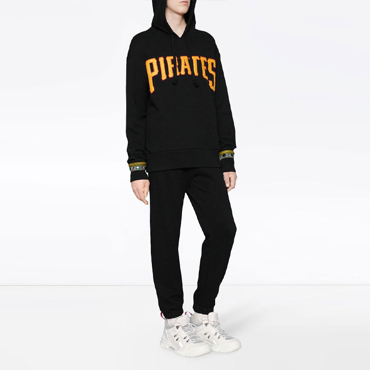 Lookbook Gucci 黑色字母Logo設計套頭衛衣 475374-X9Y97-1082