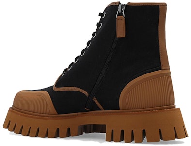 구찌 맥시 GG 레이스업 부츠 (블랙/베이지) 699970-KQWM0-1146 Purchase 구찌 맥시 GG 레이스업 부츠 (블랙/베이지) 699970-KQWM0-1146