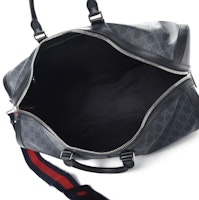 Gucci Tas Duffle Tangan GG Supreme Hitam Besar Lookbook Gucci Tas Duffle Tangan GG Supreme Hitam Besar