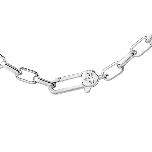 Lookbook Pulsera GUCCI Clásica Unisex de Plata 925 con Colgante Doble G Diseño Pareja. 295711-J8400-8106