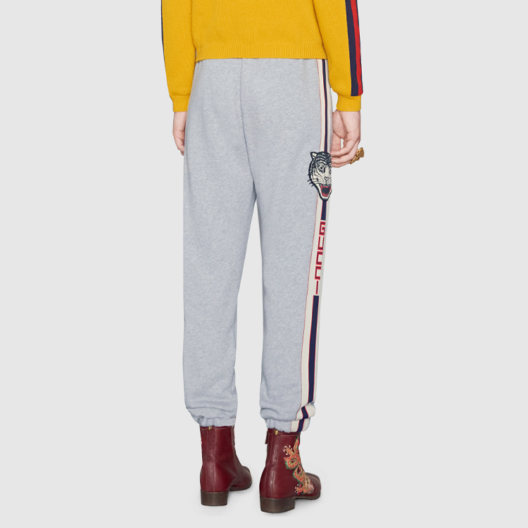 Purchase GUCCI 經典虎頭貼飾灰色針織運動長褲 ⁣497252-X9I98-1295