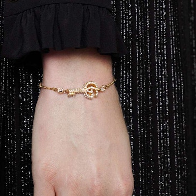 구찌 크리스탈 더블 G 키 커프 팔찌 패션 주얼리. 63-J1D50-80624562 Purchase 구찌 크리스탈 더블 G 키 커프 팔찌 패션 주얼리. 63-J1D50-80624562